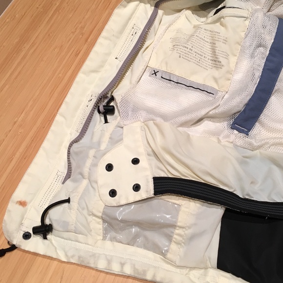 Burton snowboarding jacket - XS - Picture 4 of 6